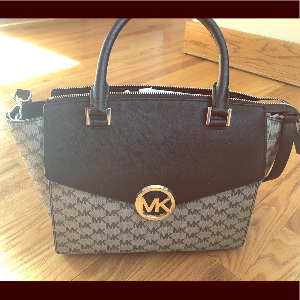 SOLD Michael Kors shoulder bag
